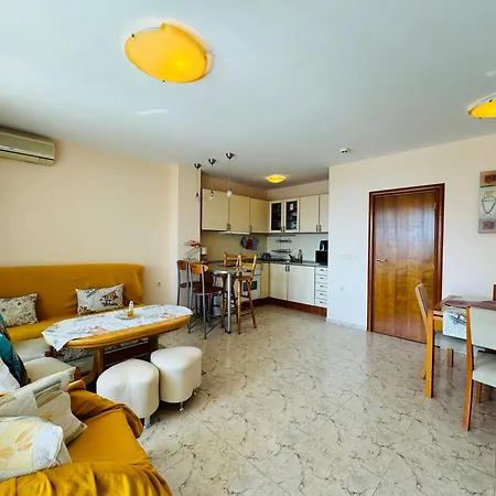Lazur 1 7- 5 Apartament
